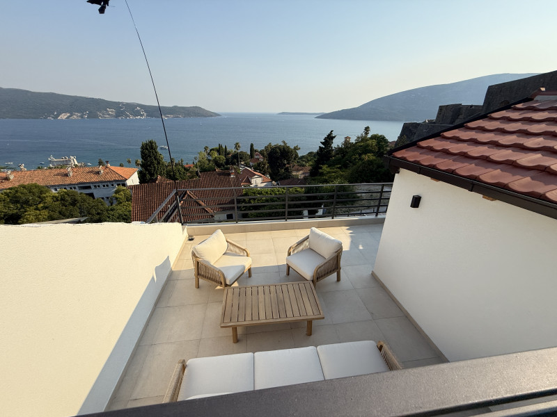 Kuca u centru Herceg Novog Stari grad kod Kanli Kule