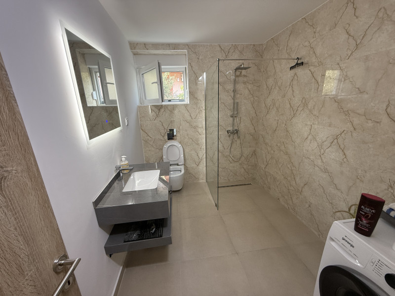 Kuca u centru Herceg Novog Stari grad kod Kanli Kule