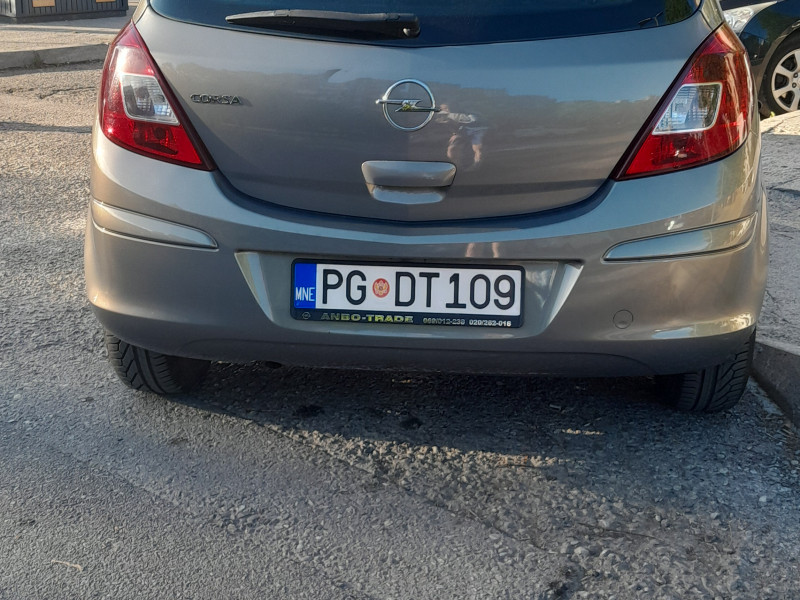 Opel Corsa 1.2 benzin